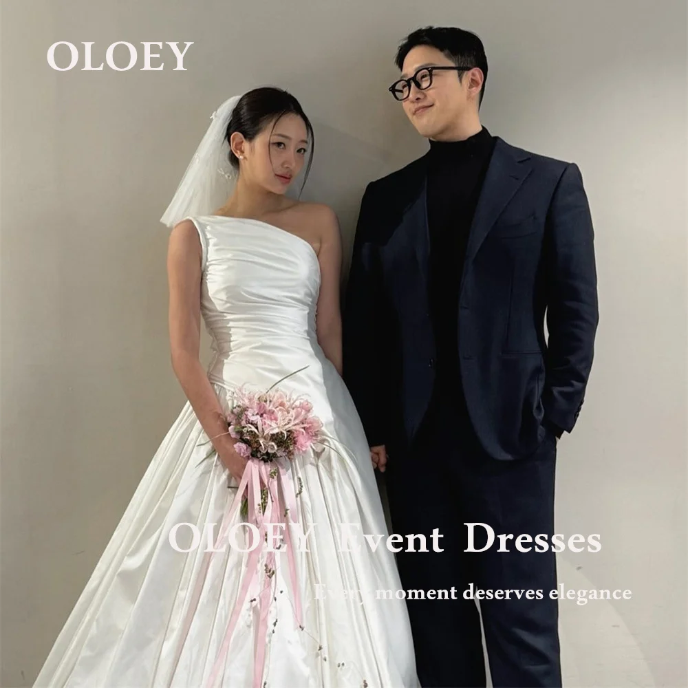 

OLOEY Unique A Line Wedding Dresses Korea Photo Shoot Sleeveless Pleats Bridal Gowns Floor Length Zipper Back Customized