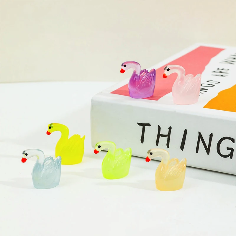 Mini figuritas de cisne brillantes de dibujos animados, accesorios de decoración de Interior de coche, regalos, lindos y creativos