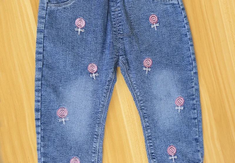 2026 Neue Mädchen-Jeans Kinder Frühling Herbst Mode-Jeans Schlaghosen Mädchen Hochwertige Schleife Freizeit Lange Hosen 0-5 Jahre – Detail 9