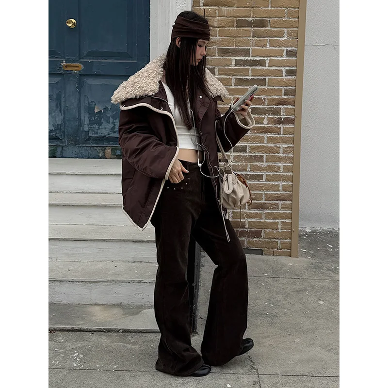 Benuynffy Modne Retro Grube Spodnie z Zamszu Damskie Jesień Zima 2025 Nowe Spodnie Rozszerzane z Niskim Stanem i Kieszeniami z Nitami Streetwear Lata 2000