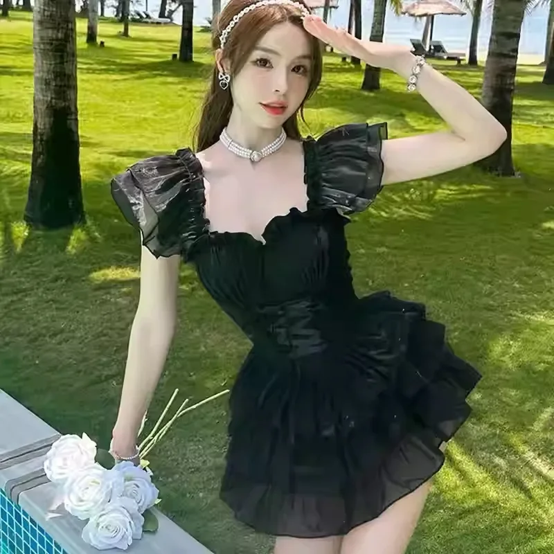 ใหม่ของผู้หญิงชิ้นเดียวระดับไฮเอนด์เซ็กซี่เปลือยบริสุทธิ์เจ้าหญิงสาวอ้วนเล็กน้อยครอบคลุมท้องของเธอและชุดว่ายน้ํา