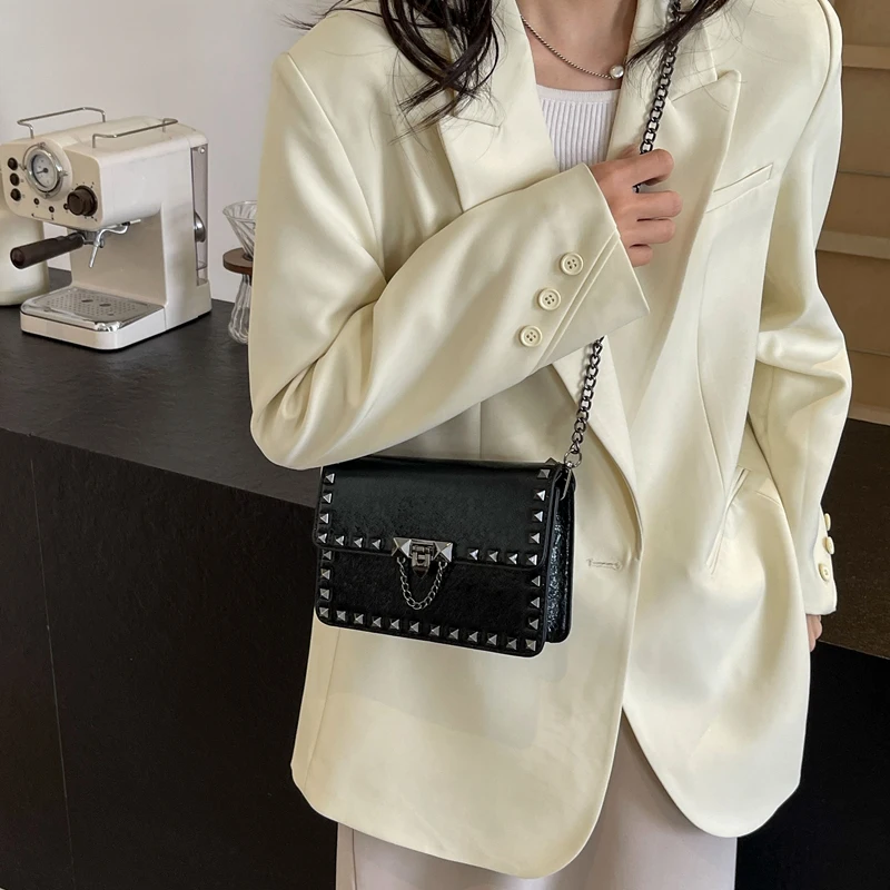 Punk style Crossbody Bag Fashion Rivet Chain Small Shoulder Bags For Women Chain Flap Bag Leather Purses Designer Female Handbag