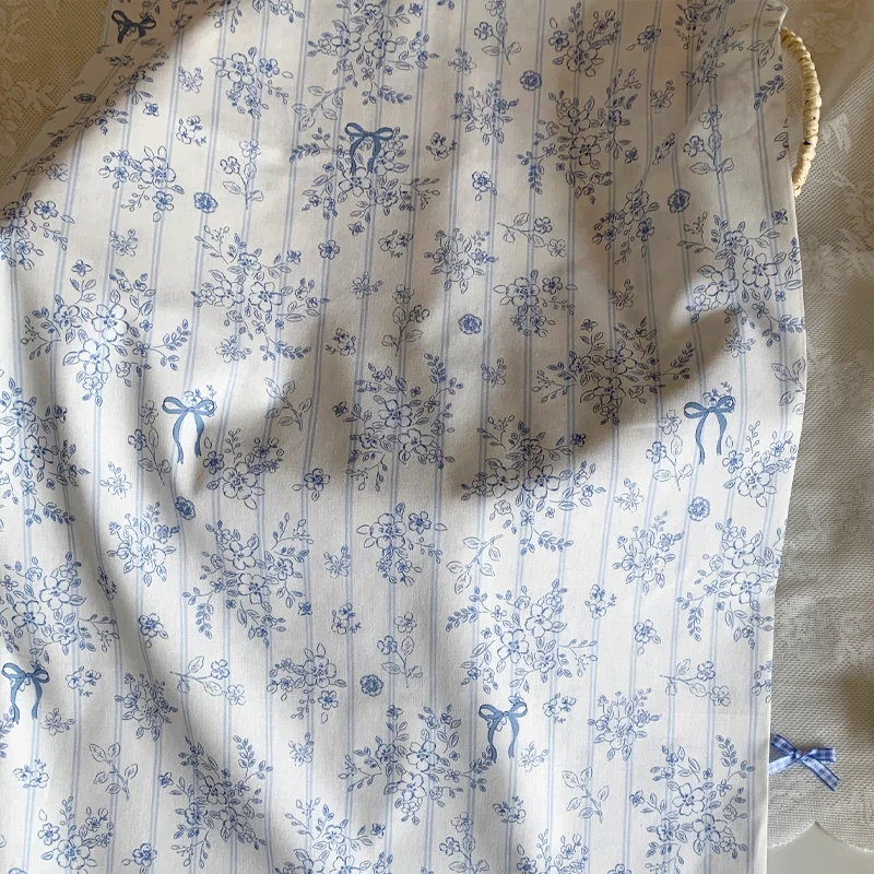 نسيج القطن الأزرق الأزهار القوس بيجامة فستان قمصان ملاءات السرير حقيبة DIY النسيج