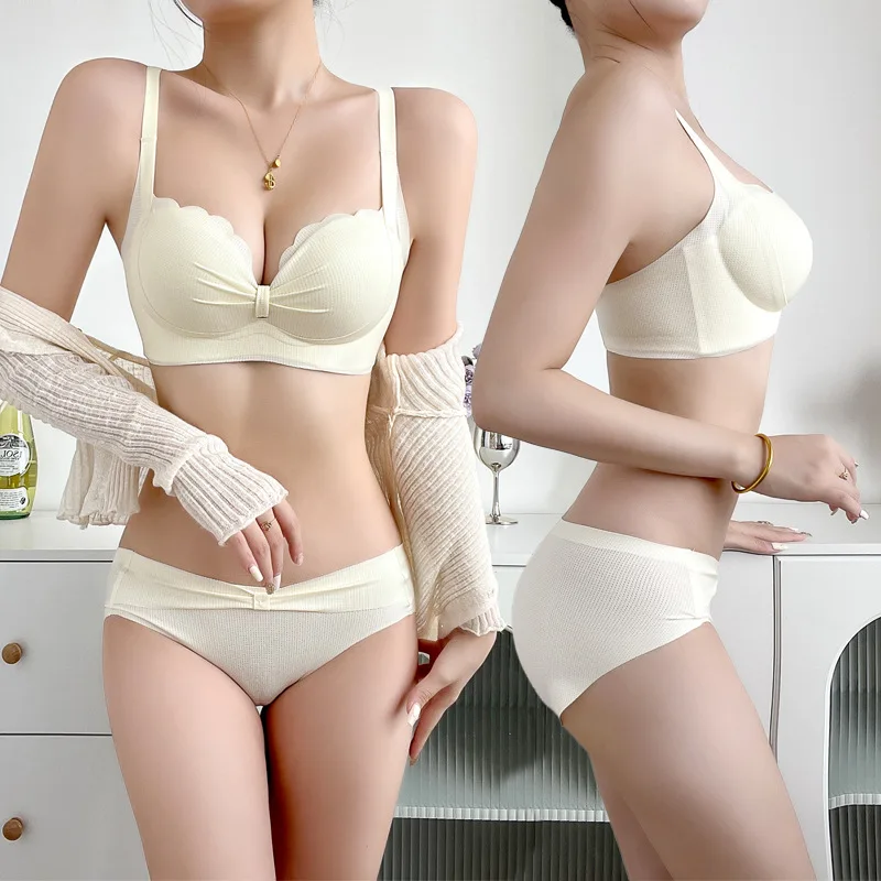 

Autumn and Winter New Girls' Underwear Small Breasts Gather Bra Seamless Underwear Bra Set Women's No Steel Ring Bra