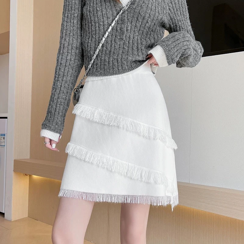 Rok Setengah Rajutan Wanita Rok A-line Pelangsing Pinggang Tinggi Mode Rok Pendek Pinggul Warp Hitam Pinggang Elastis Rumbai Seksi