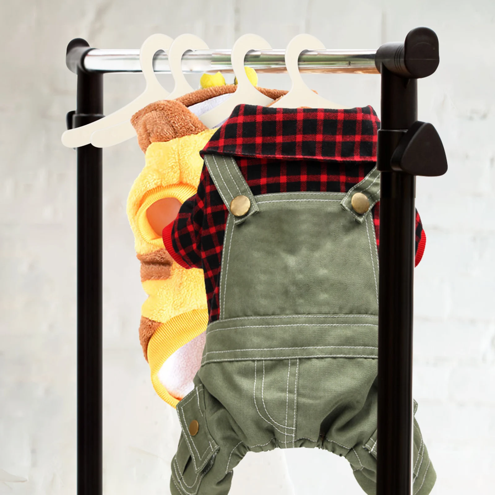 

40 pcs Pet Clothes Hangers Plastic Lightweight Dog Clothes Drying Racks For Small Pets Cat Clothing Organizer Storage Rack