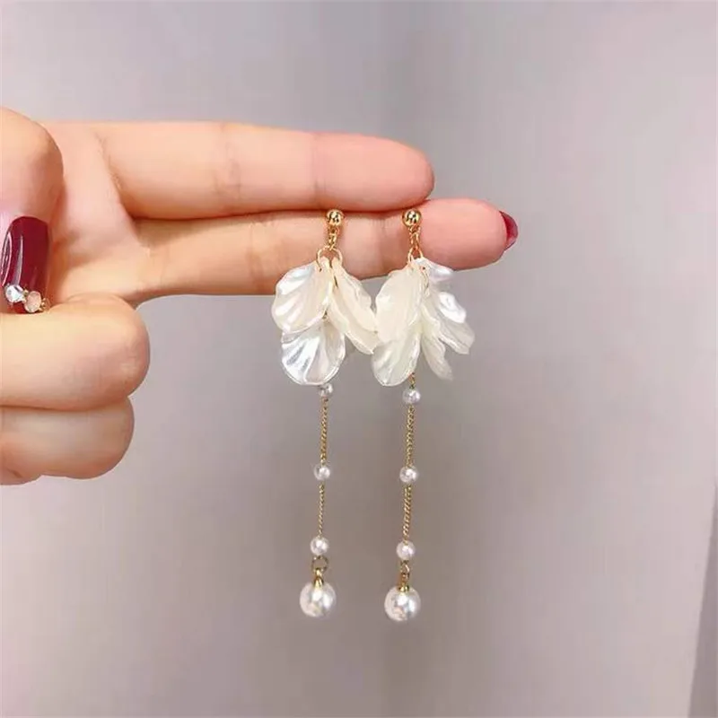 2022 New Classic Elegant Simulated Pearl Tassel Petal Long Dangle Earrings For Women Fashion Water Drop Earring Party Jewelry