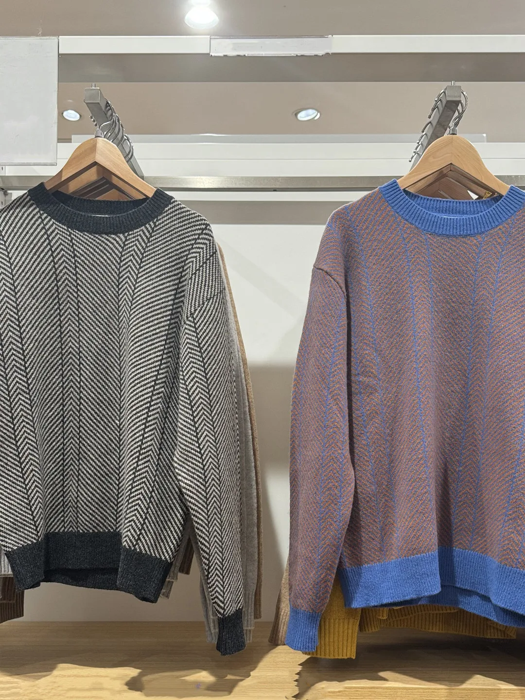 

Men's Soft round Ne Long Sve Knitted Sweater Color Blo Overhead Base irt Casual Sle Comfortable Warm Autumn Winter...