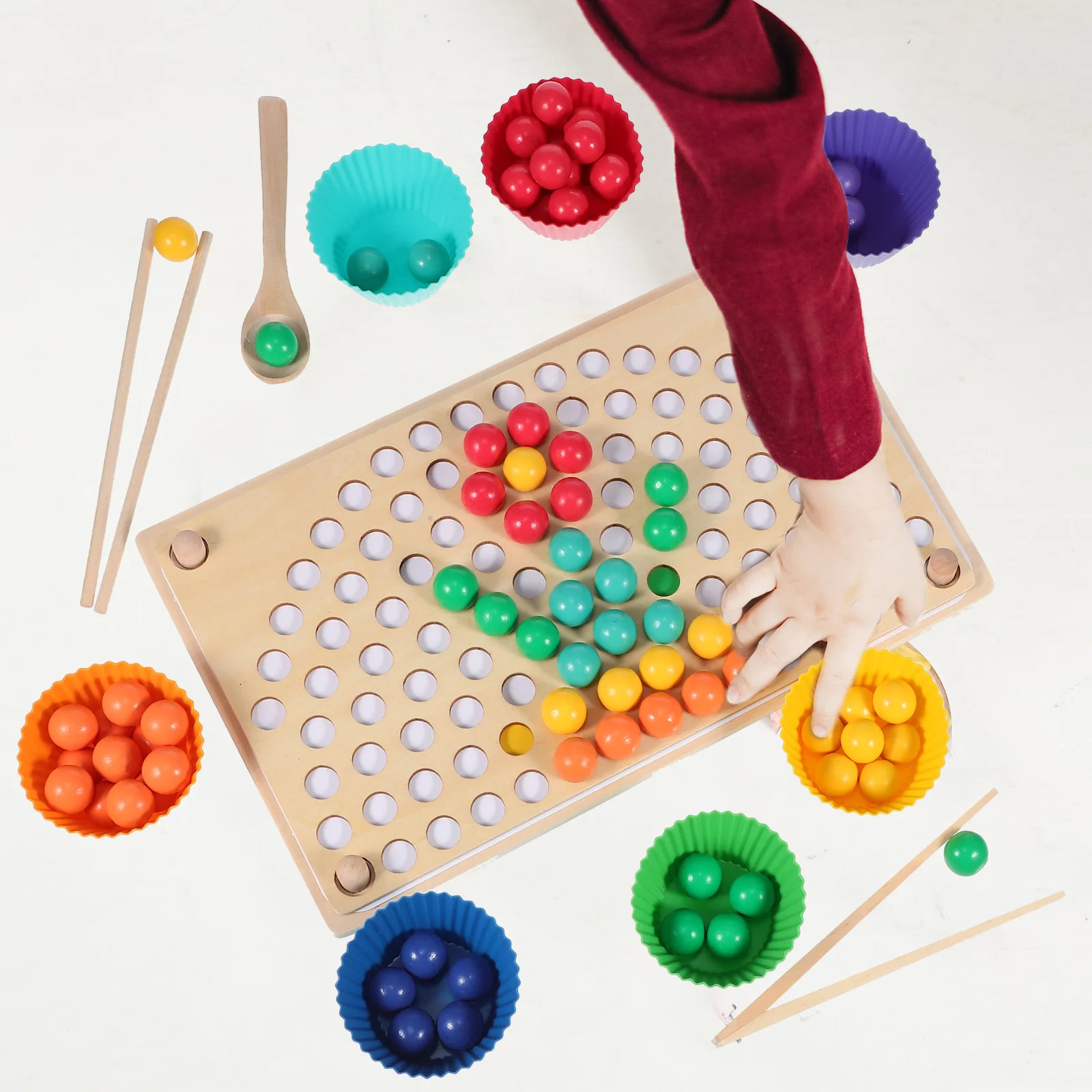 Jeu de découpe de perles arc-en-ciel, cartes à motifs d'échiquier, perles colorées, jouet d'apprentissage pour enfants, planche en bois éducative Montessori