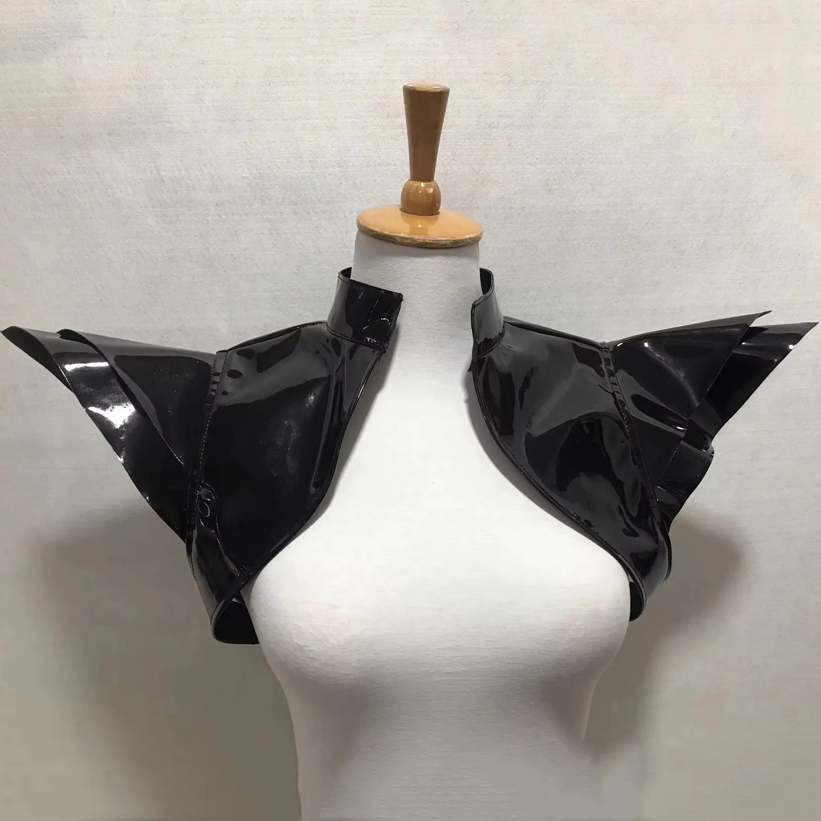 

Womens Leather Flying Shoulder Vest Bar Show Performance Stage Accessory Gogo Dancer Festival Party Carnival Drag Queen Costume