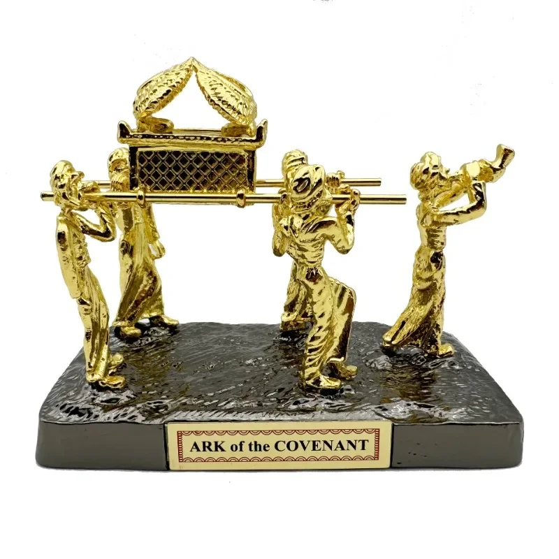 

The Ark of the Covenant has gold and copper brackets Jerusalem Jewish identity testimony Statue Metal Handicraft decorations