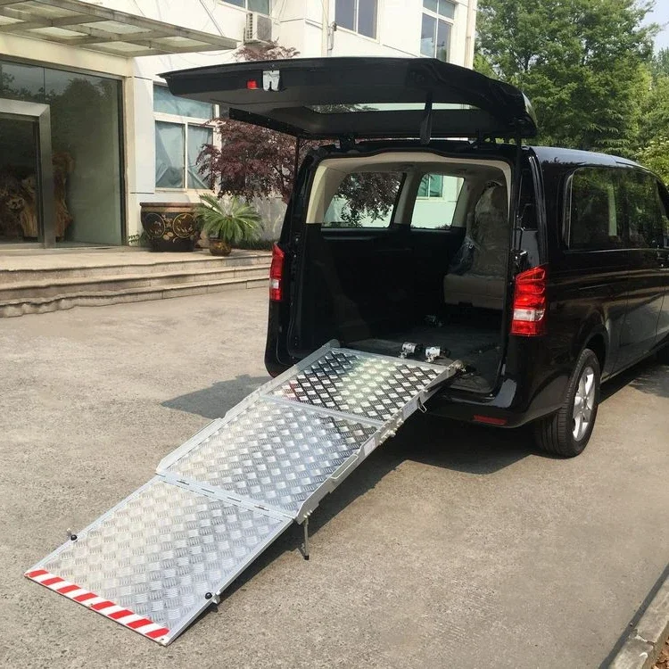 Car Wheelchair Ramp Aluminum Manual Folding Lift Ramps For Van Minivan For The Disabled Wheelchair Users Loading 350Kg