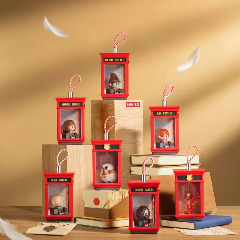 Caja Sorpresa Original de la Serie Magic House de Harry Potter, Miniatura de PVC, Diorama de Escritorio del Mundo Mágico, Adorno Decorativo, Regalo de Cumpleaños de Moda