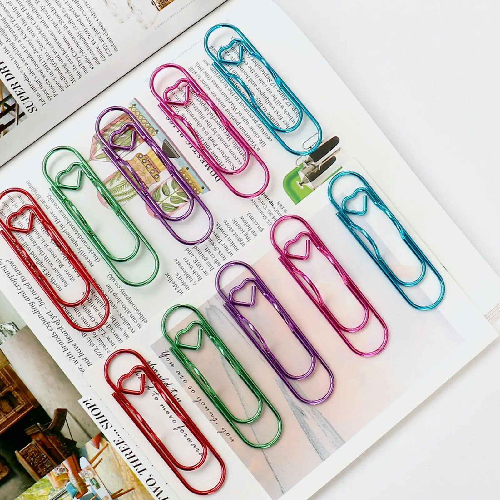 8 Stück bunte Herz-Metall-Stiftclips, multifunktionale Büroklammern, Stifthalter, Lesezeichen für Notizbücher, Büroklammern, Schreibwaren-Werkzeug