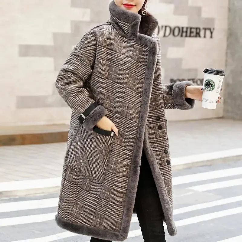 2023 Imitation Lambswool Woolen Coat Women Fashion Design Mid Length Plaid Woolen Jacke Outerwear Thicken Winter Overcoat Female