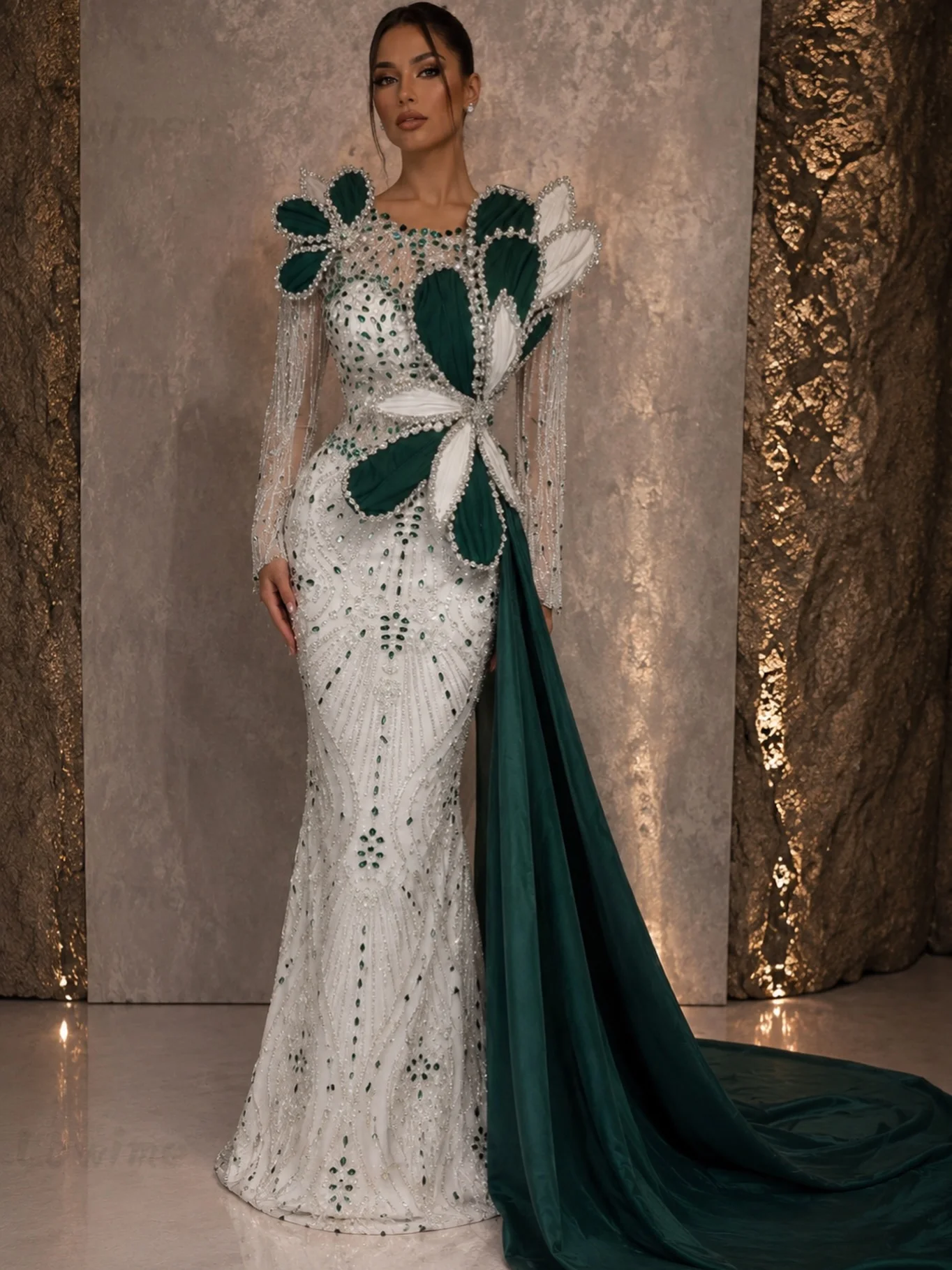 

Green Floral Customized Women's Elegant Evening Dresses Crystals Side Train Round Neck Beaded Long Sleeve Arabic Party Dress
