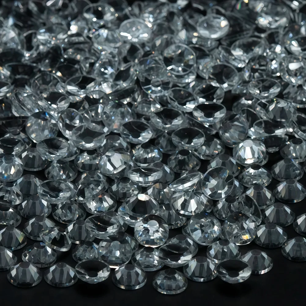 شفافة عالية مسطحة القاع الزجاج الكريستال الماس SS3-SS30 متعددة المواصفات عالية اللمعان حجر الكريستال الزخرفية