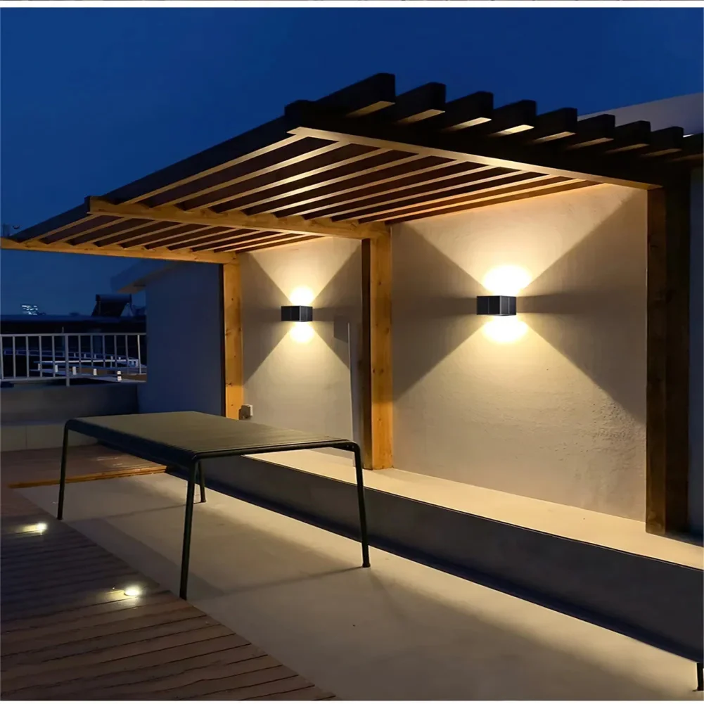 Applique Murale Solaire à LED, Imperméable Conforme à la Norme IP65, Éclairage d'Extérieur en Haut et Bas, Idéal pour un Jardin ou une Véranda