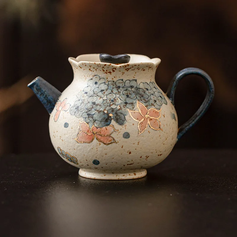 

Retro Gold Embroidered Ball Flower Bud Pot for Brewing Tea Home Tea Set Chinese Style Tea Pot