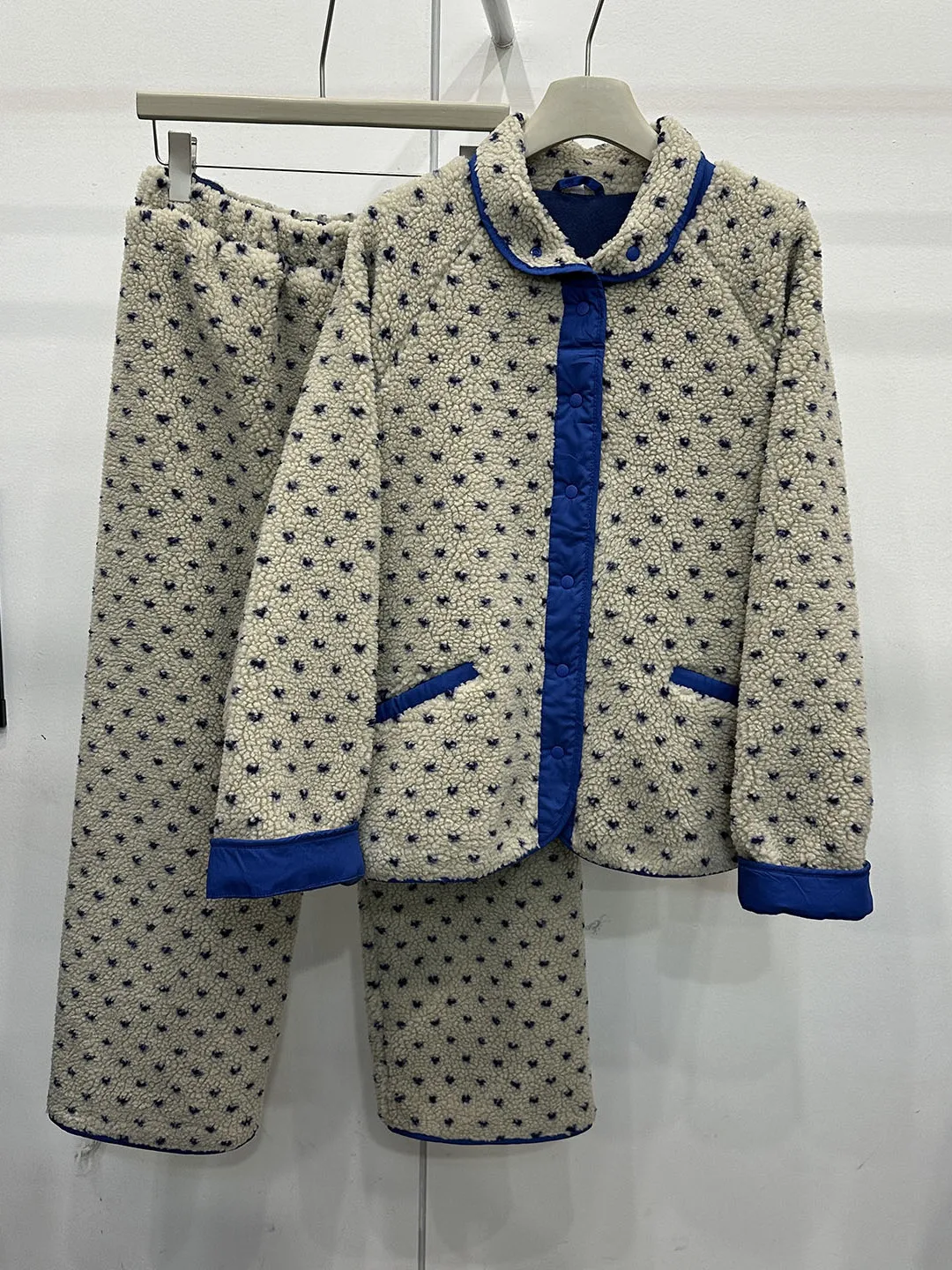 

Thickened Fleece Sleepwear Home Clothes Women's Winter New Style High Sensation Loose Warmth Two-piece Set Trendy