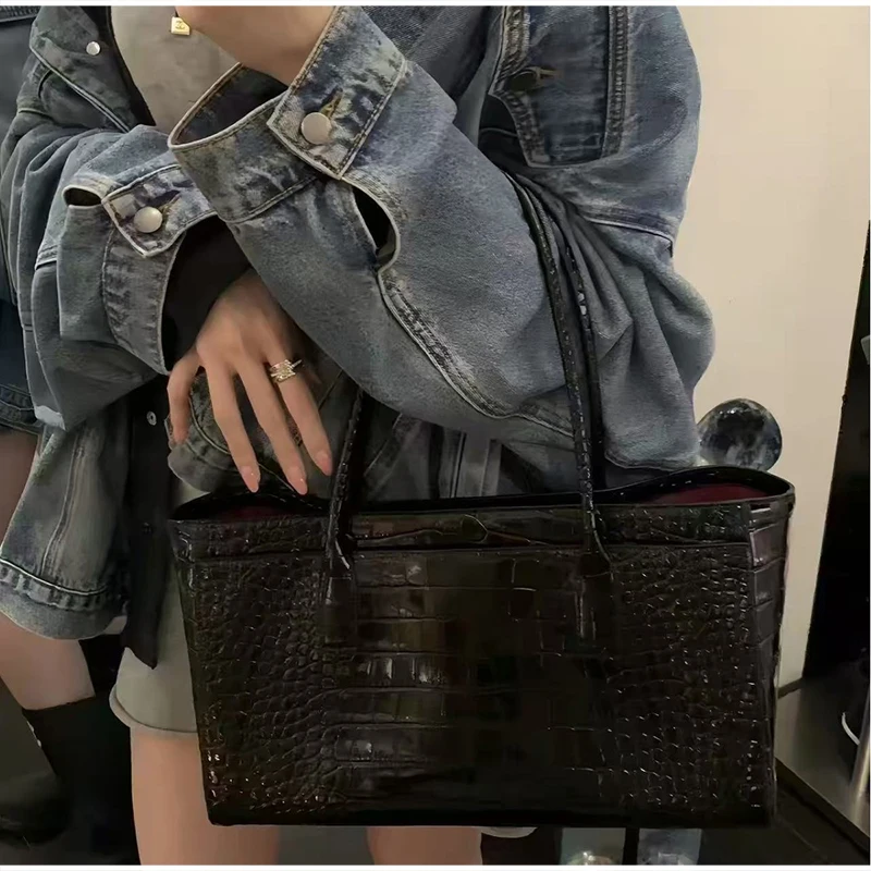 Luxuriöse Ledertasche mit Krokodilmuster, Vintage-Grüne Handtasche mit Großer Kapazität, Magnetverschluss-Clutch Elegante Alltags- und Pendler-Geldbörse – Detail 17
