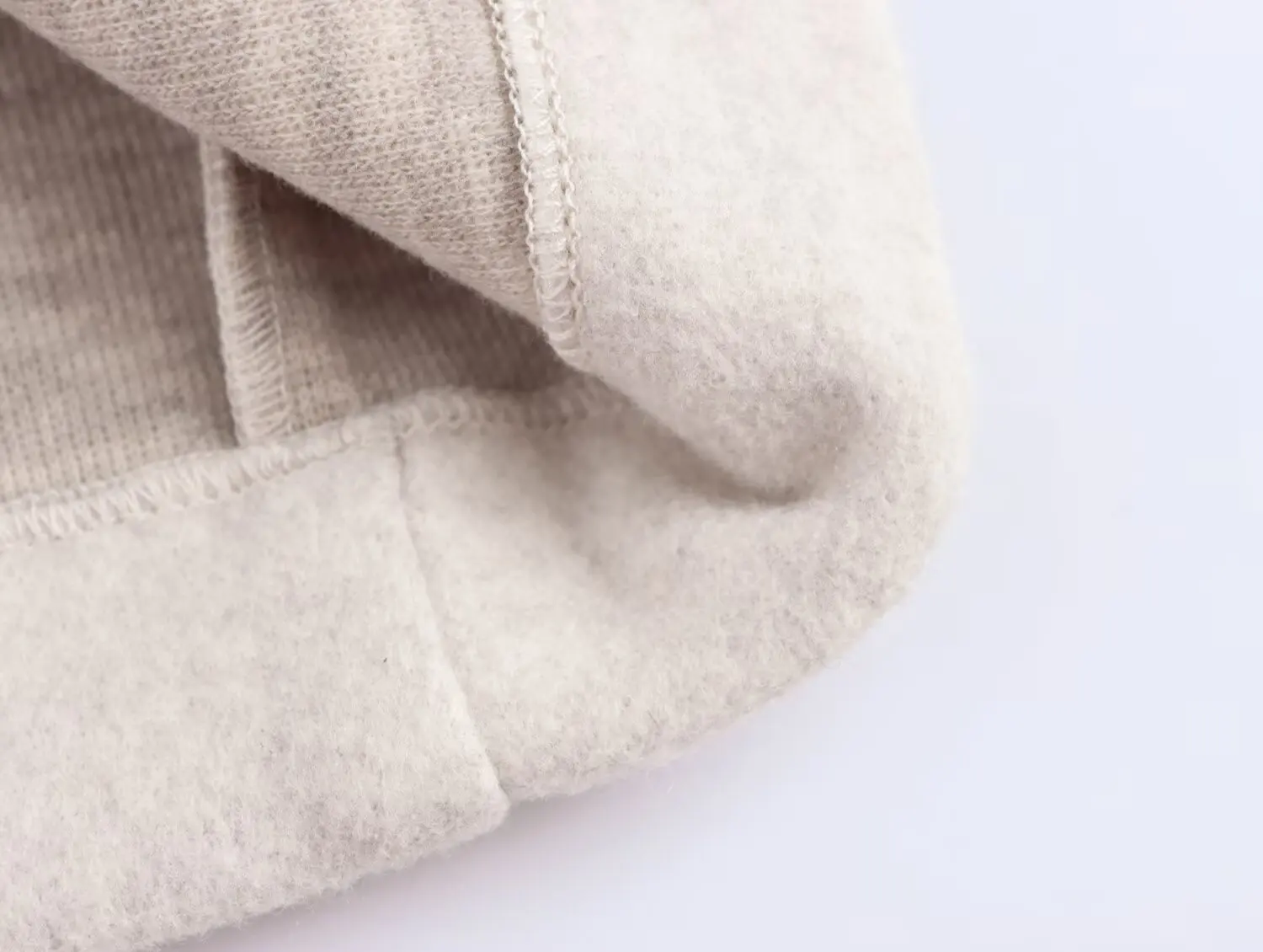 Nowa kolekcja odzieży damskiej 2025: Moda w stylu europejskim i amerykańskim, jednolity kolor, płaszcz o średniej długości z klapami, długi rękaw, rozpinany.