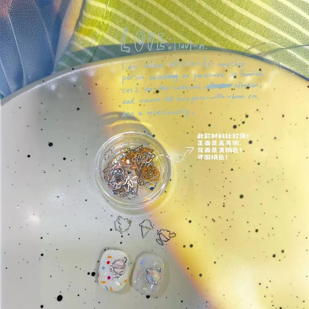 韓国スタイルネイルアートジュエリー花スパンコール小さなスプーンネイルアート材料爪アクセサリー