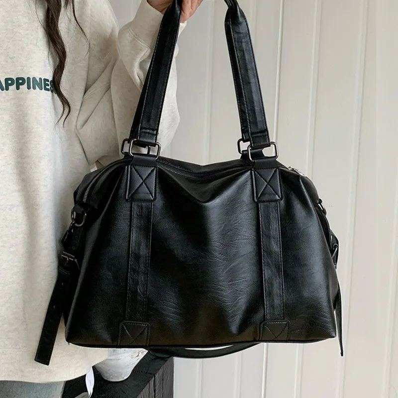 Trendy Cool Portable Travel Bag for Women 2026 New Korean Style Casual Tote Bag Large Capacity Crossbody Bag Luggage Bag