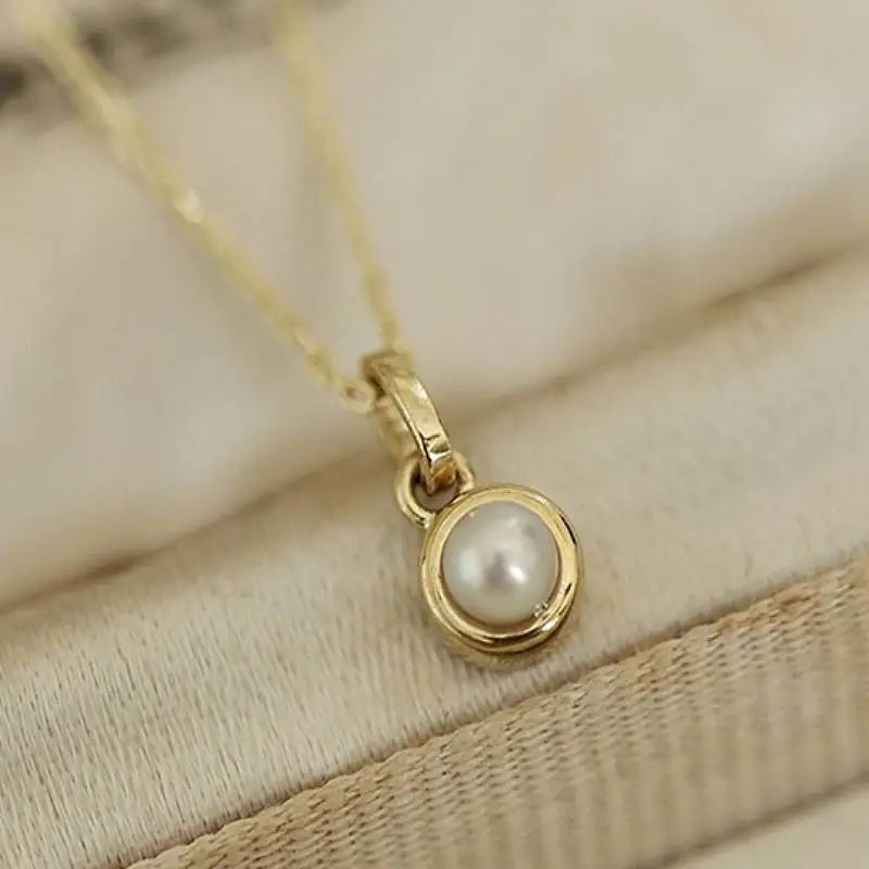 Huitan Luxus Gold Farbe Frauen Simulierte Perle Anhänger Halskette für Verlobung Hochzeit Elegante Accessoires Mode Schmuck Geschenk