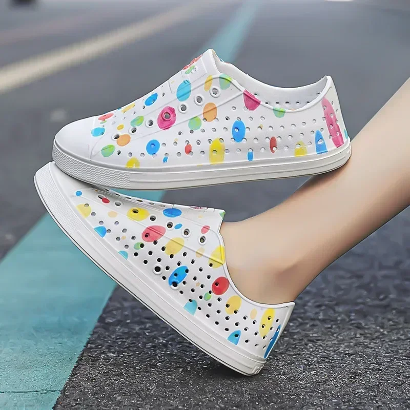 New Hole Shoes Couple Graffiti Men And Women Sandalias Colorful Adult Casual Baotou Wading Breathable Sandals