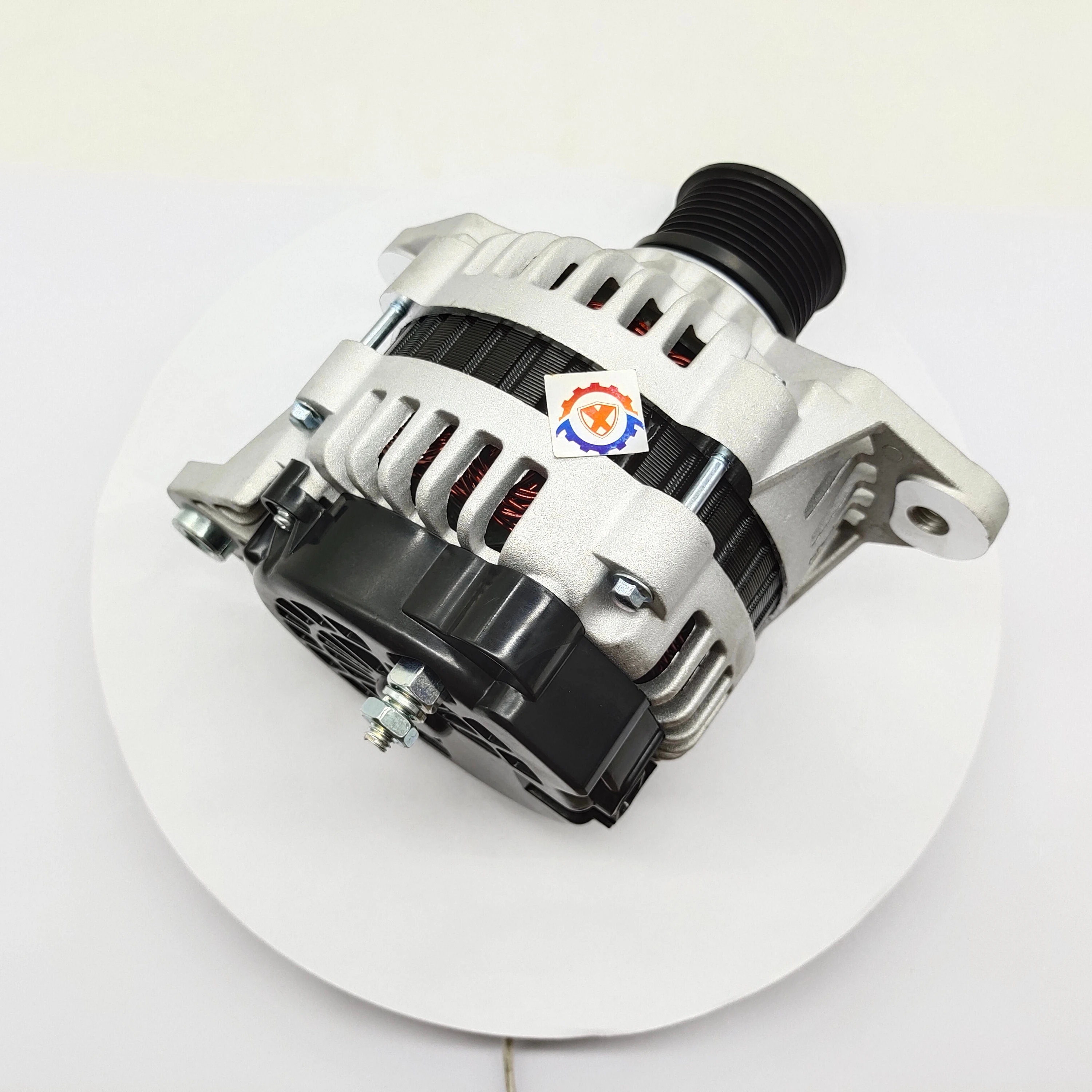 

R140LC-7 R210LC-7 R250LC-7 R320LC-7 R450LC-7 R210-7 Excavator Engine Alternator 21Q6-41000 21Q641000