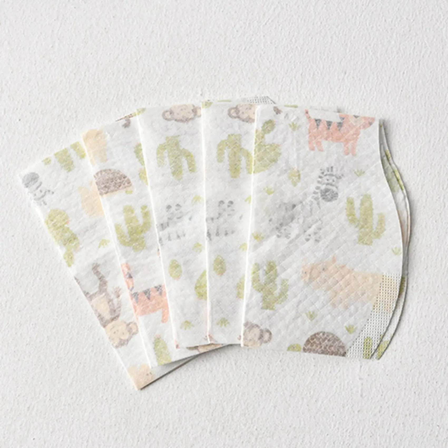 

Hot Sale 40 Pcs Baby Disposable Bibs Non-Woven Fabric Baby Toddler Bibs Feeding Saliva Apron Paper Bibs Portable Bibs