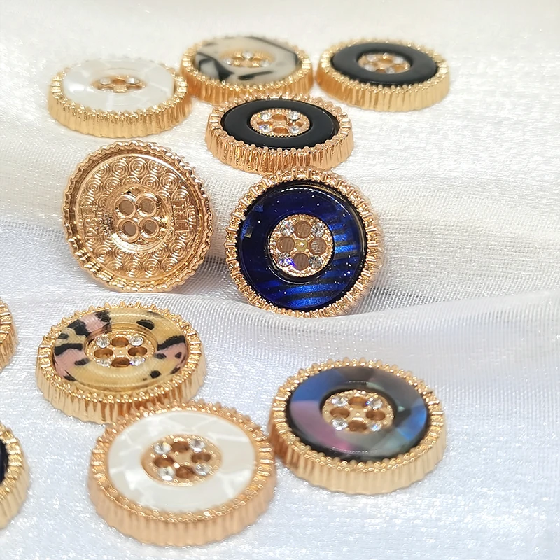 18/20/23/25MM Multicolor Metal 4 Holes Buttons Of Clothing Wholesale Fashion Decor Rhinestone Button Makers Craft Supplier DIY