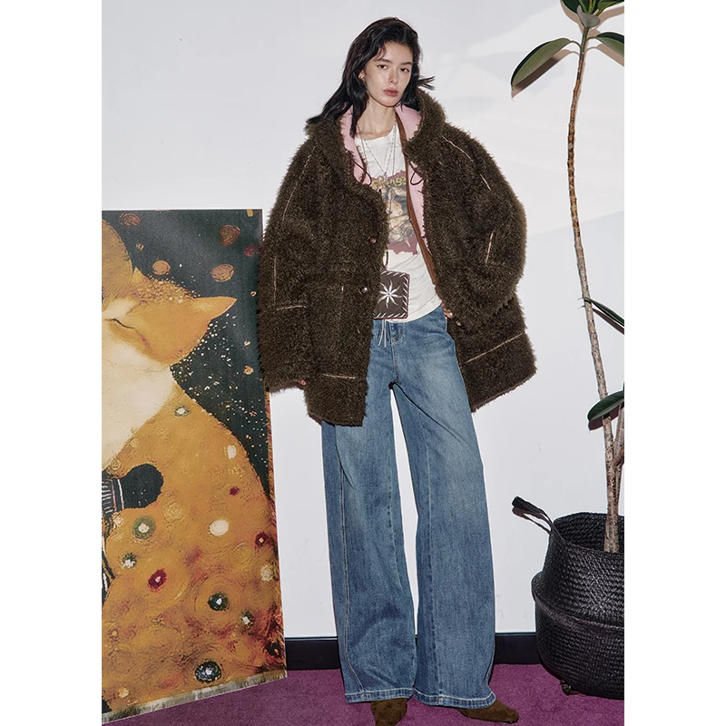 ELFSACK 2025 Winter New Arrivals Cozy Fuzzy Sherpa-lined Hooded Oversized Cotton Long Coat For Woman