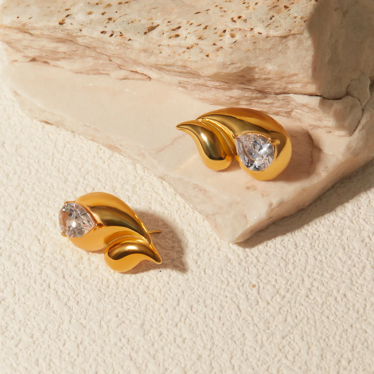 Golden Color Chunky Double Teardrop Earrings for Women Clear Crystal Waterdrop Statement Earring Vintage Jewelry Lightweight