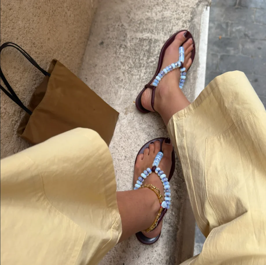 2026 Summer New Women's Radiant Beads Flat Sandals T-Strap Flip-Flops Thong Beach Boho Vacation Casual Daily Versatile Sandals