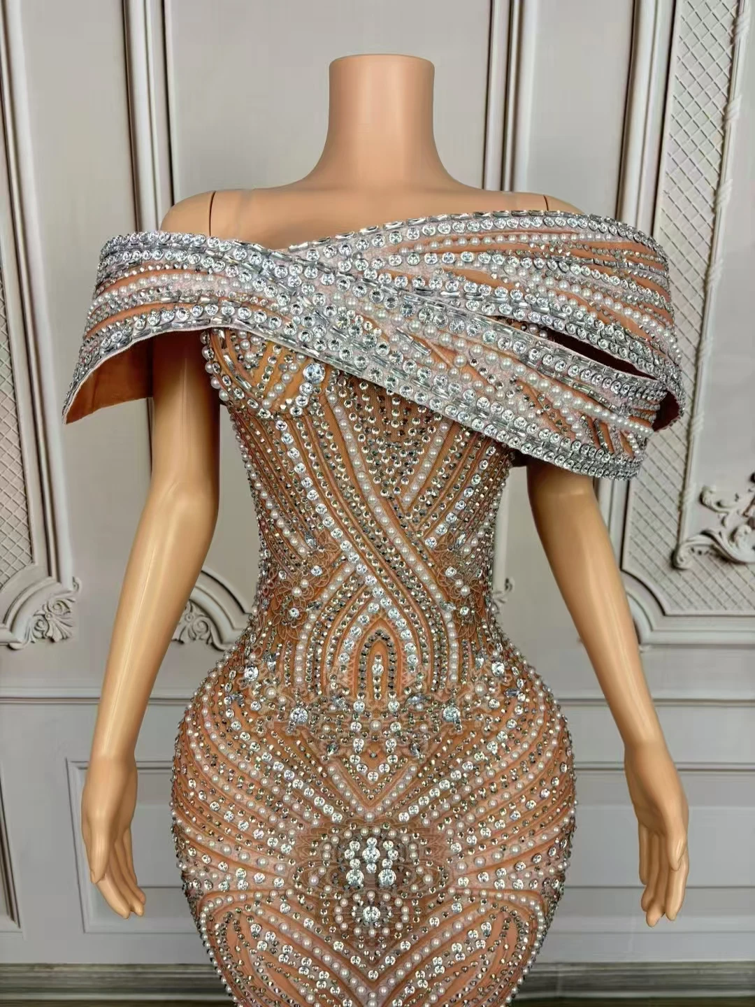 

Sparkly Crystals Luxury Evening Dress FestivaCelebrate Party Outfit Elegant Women High-endCocktail Strapless Sexy Gown D195
