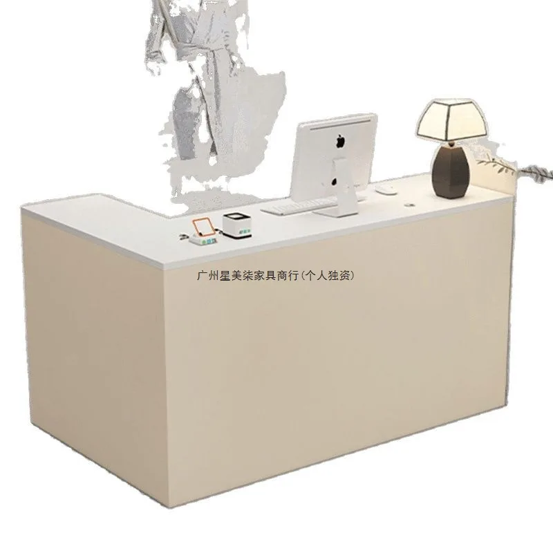Checkout page Small clothing store Simple women's clothing Beauty salon Front Modern L-shaped reception desk