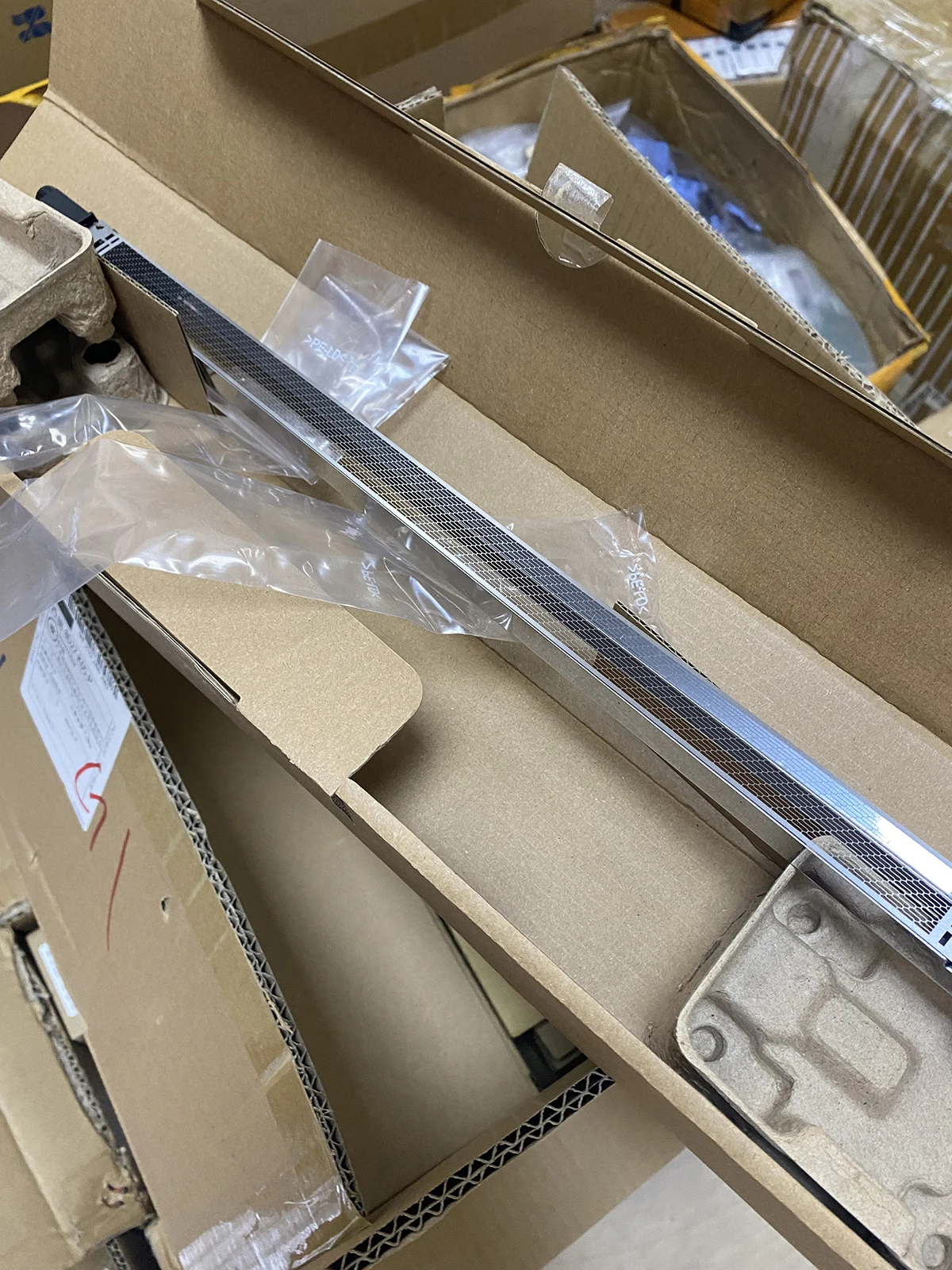 

Коронный блок зарядки для Konica Minolta C6500 C5501 C6000 C6501 C7000 Corona Grid