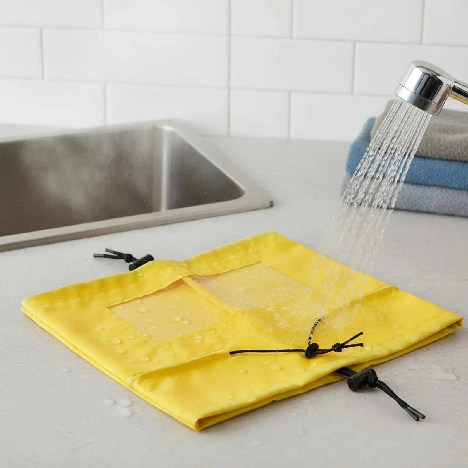 touca-de-banho-para-pets-em-material-impermeavel-acessorio-para-higiene-de-caes-com-cordao-ajustavel-ideal-para-natacao-e-banho