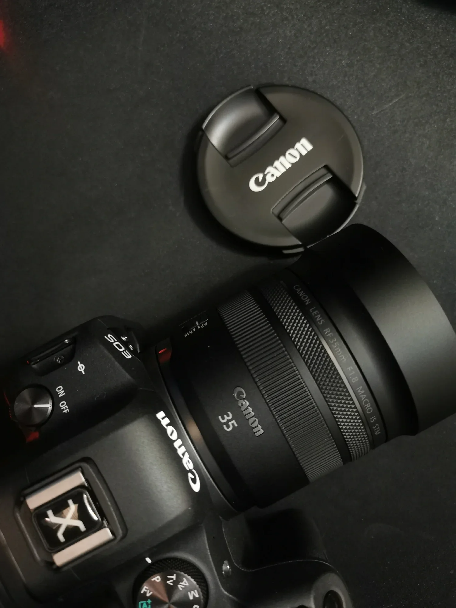Metal Lens Hood for Canon RF 35mm F1.8 MACRO IS STM Lens for Canon EOS R RP Ra R5 R6 R7 R10 R3 C70 Come With Hood Cap
