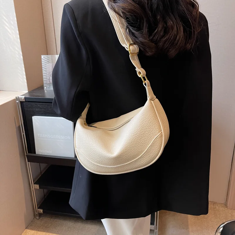 

Commuter fashion shoulder bag ins casual bag 2025 new bags Korean Japanese crossbody large capacity female bags