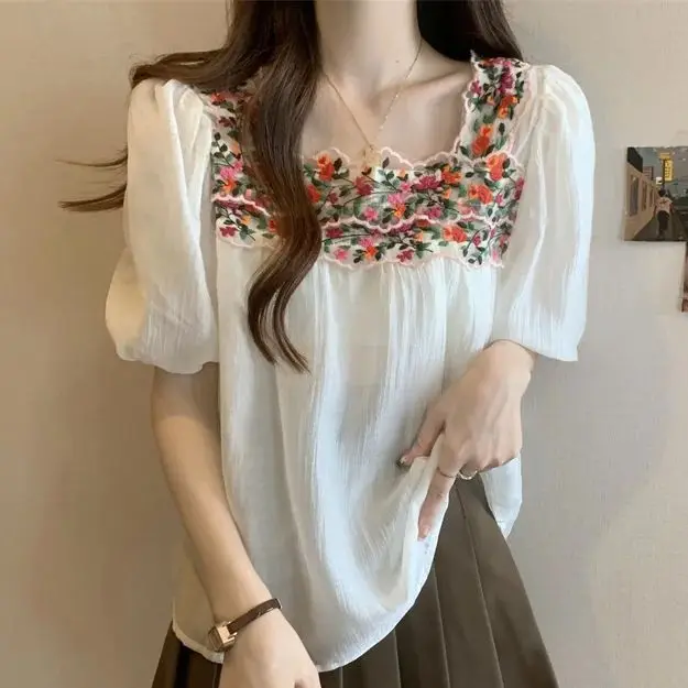 

Embroidered Collarbone Square Collar Shirt With Design Blouses Women Loose Summer Chic Floral French Style Lantern Sleeve