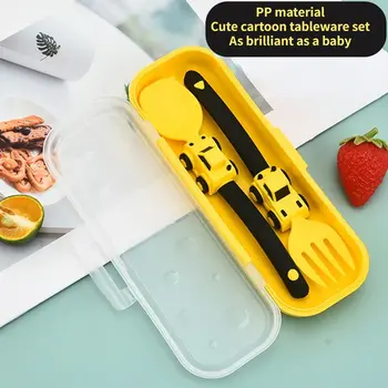 อุปกรณ์เด็กชุดช้อนส้อมเด็กของขวัญเด็ก Racing ออกแบบการ์ตูนช้อนส้อมสําหรับชุดอาหารเด็กทารกการฝึกอบรม Feeding