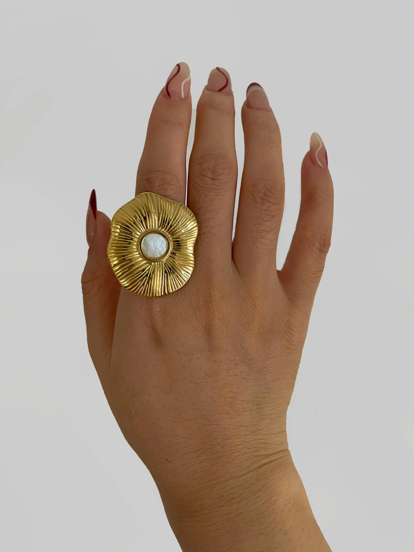 

Peri'sbox Waterproof Exaggerated Stainless Steel Metal Textured Mother of Pearl Rings for Women Punk Statement Full Finger Rings