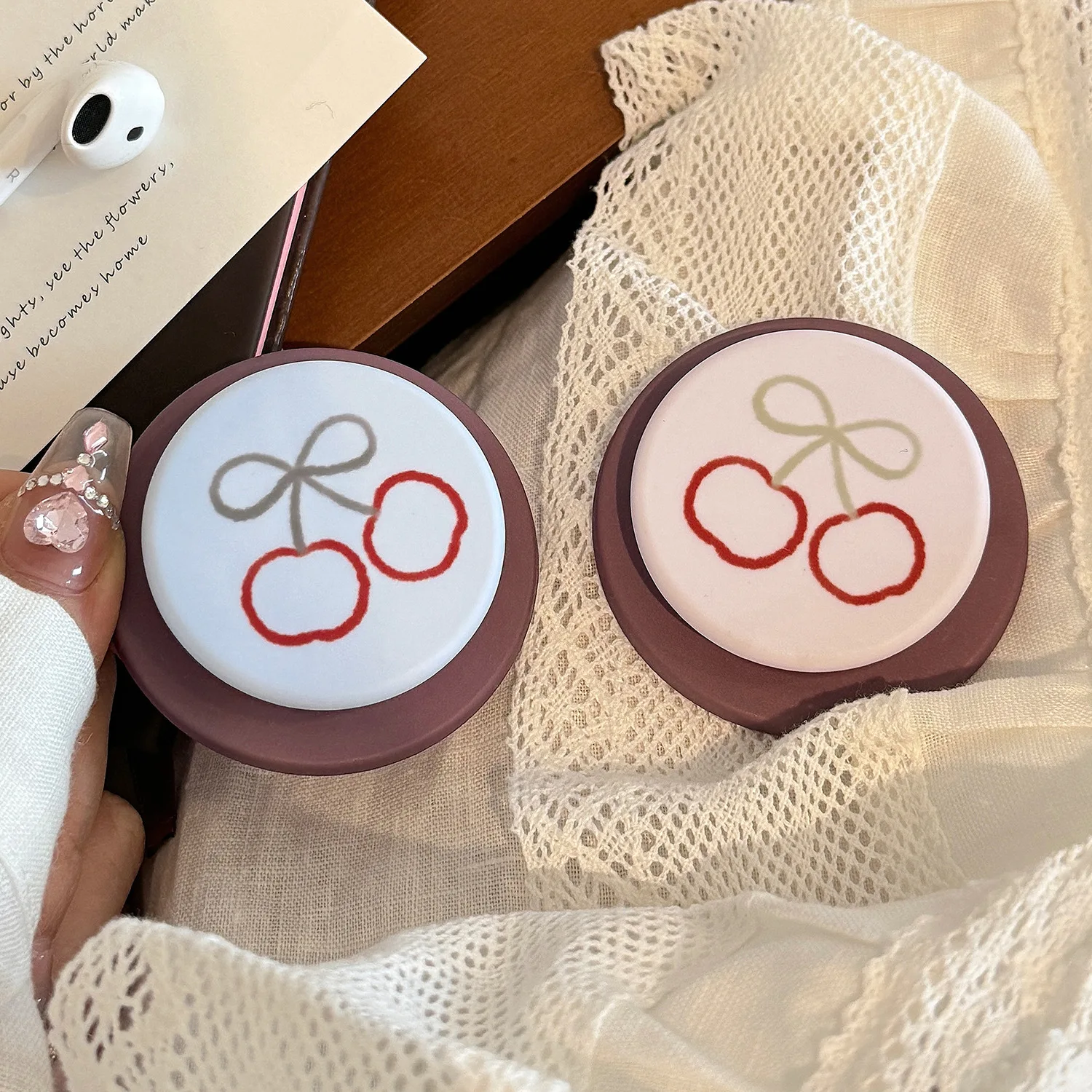 

Магнитный всасывающий кронштейн Line Cherry с сильной магнитной присоской MagSafe, магнитный всасывающий держатель для телефона для корейских девушек