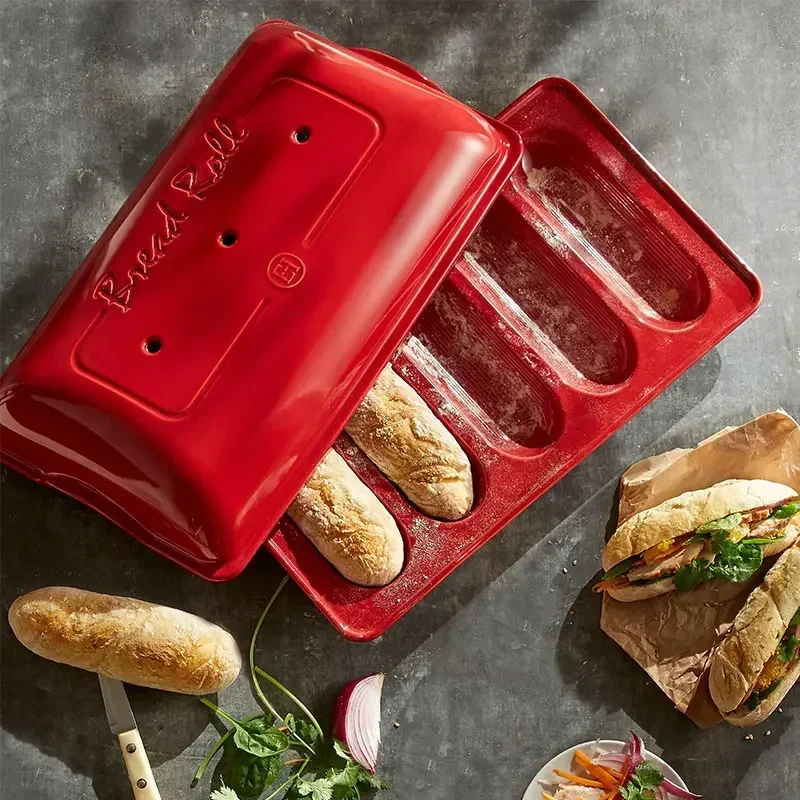 

Ceramic mini baguette mold with lid