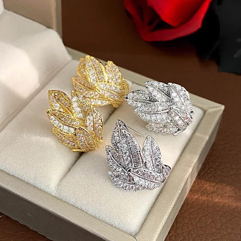 Korean Style Niche Design Fashionable Micro Inlaid Zircon Leaves Light Luxury Temperament High-end Silver Needle Earrings