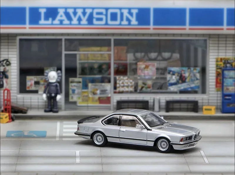 

Литая под давлением модель автомобиля SW 1:64 635 CSI Silver