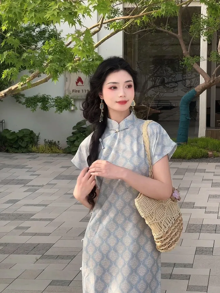 

Элегантное длинное платье-ципао больших размеров из дышащего легкого полиэфирного волокна с низким разрезом для повседневной носки